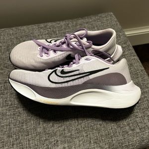 Women’s Nike zoom fly 5 size 7.5